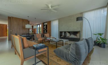 Casa en  venta al lago en Virazon de 4 dormitorios en suite