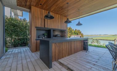 Casa en  venta al lago en Virazon de 4 dormitorios en suite