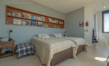 Casa en  venta al lago en Virazon de 4 dormitorios en suite