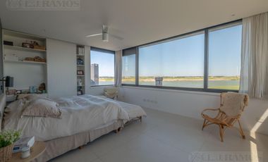 Casa en  venta al lago en Virazon de 4 dormitorios en suite