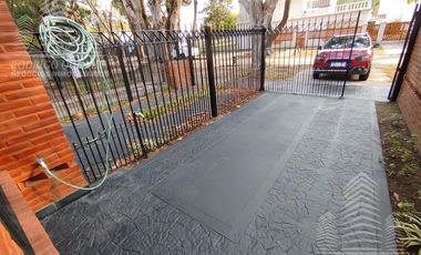 Excelente Triplex en zona plaza Don Bosco!!