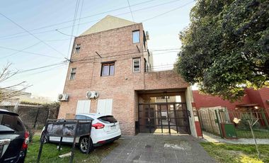 PH en venta - 2 Dormitorios 2 Baños - Cochera - Tolosa