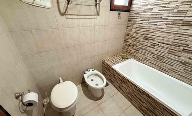 PH en venta - 2 Dormitorios 2 Baños - Cochera - Tolosa