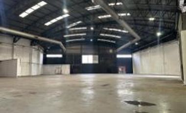 1.600 m2 Depósito en ALQUILER