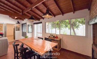 Casa en PH 4 ambientes c/ cochera RECICLADO en Zona Centro