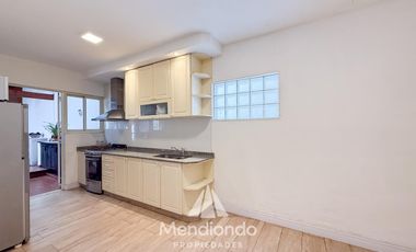 Casa en PH 4 ambientes c/ cochera RECICLADO en Zona Centro