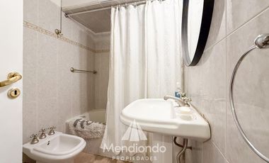 Casa en PH 4 ambientes c/ cochera RECICLADO en Zona Centro