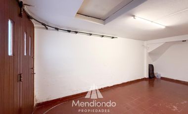 Casa en PH 4 ambientes c/ cochera RECICLADO en Zona Centro
