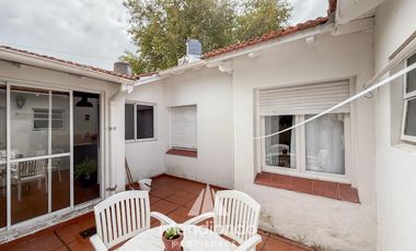Casa en PH 4 ambientes c/ cochera RECICLADO en Zona Centro