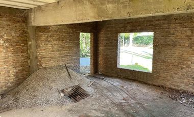 VENTA- Teereno con proyecto a terminar en Funes