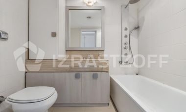 Con amenities y dos cocheras.