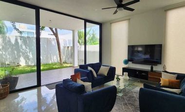 CASA EN VENTA EN FRACC. PRIVADO EN MERIDA, YUCATAN.