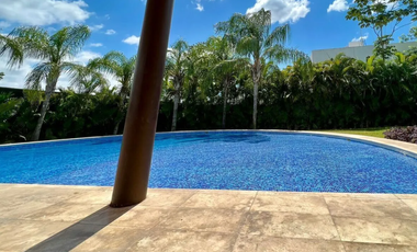 CASA EN VENTA EN FRACC. PRIVADO EN MERIDA, YUCATAN.