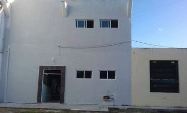 OFICINAS, PATIO Y BODEGA EN RENTA.