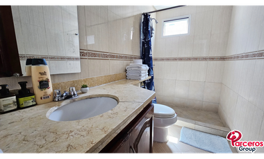 SE VENDE APARTAMENTO PISO 9, EN EL LAGUITO, OPORTUNIDAD INCREIBLE