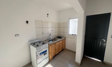 PH en Venta 2 ambientes, patio Calle 124 e/ 41 y 42 Ensenada