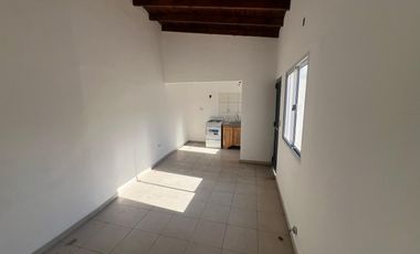 PH en Venta 2 ambientes, patio Calle 124 e/ 41 y 42 Ensenada