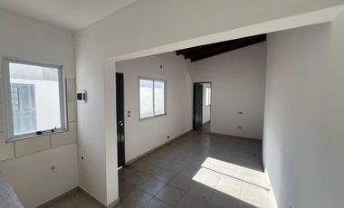 PH en Venta 2 ambientes, patio Calle 124 e/ 41 y 42 Ensenada