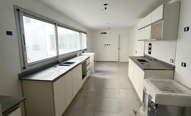 EXCEPC 4 AMB (TODOS EN SUITE)   DEPC  COCH FIJA  BAUL INDIV A ESTRENAR 1ERA CATEGORIA