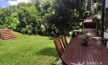 Casa en venta en Martinez con pileta y jardín