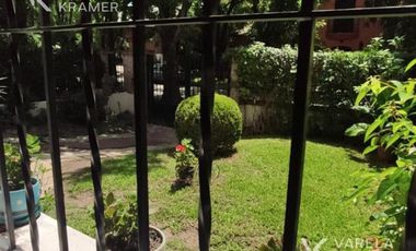 Casa en venta en Martinez con pileta y jardín
