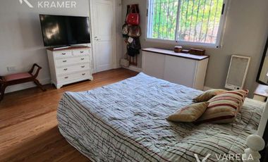 Casa en venta en Martinez con pileta y jardín