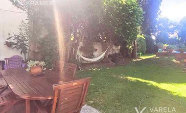 Casa en venta en Martinez con pileta y jardín