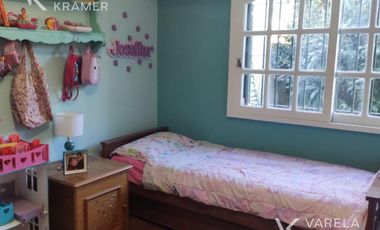 Casa en venta en Martinez con pileta y jardín