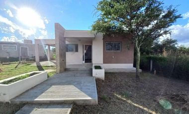 Alquiler casa 2 Dormitorios - Villa Camiares