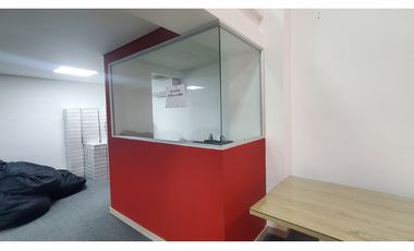 Edificio independiente en Laureles