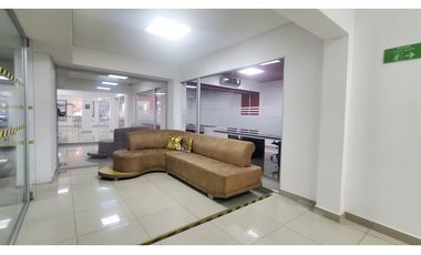 Edificio independiente en Laureles
