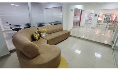 Edificio independiente en Laureles