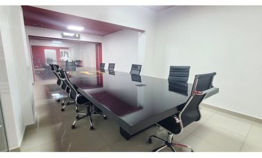 Edificio independiente en Laureles