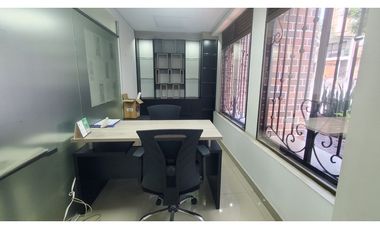 Edificio independiente en Laureles