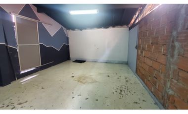 Edificio independiente en Laureles