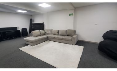 Edificio independiente en Laureles