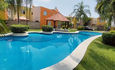 ¡Casa en venta frente a la alberca y palapa! 🏡