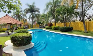 ¡Casa en venta frente a la alberca y palapa! 🏡