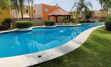 ¡Casa en venta frente a la alberca y palapa! 🏡