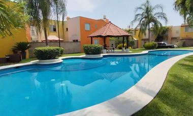 ¡Casa en venta frente a la alberca y palapa! 🏡