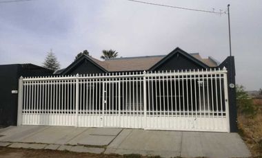 Campastre Las Carolinas, casa en renta con amplio patio y alberca