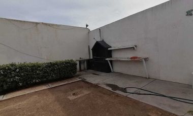 Campastre Las Carolinas, casa en renta con amplio patio y alberca