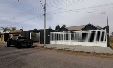 Campastre Las Carolinas, casa en renta con amplio patio y alberca
