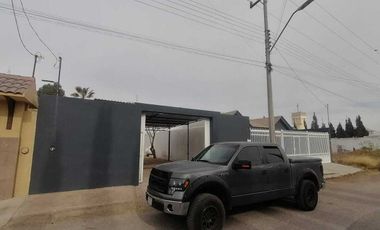 Campastre Las Carolinas, casa en renta con amplio patio y alberca
