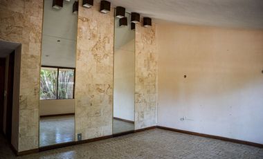 En Venta, Casa en la Col. México Nte, Esquina, 6 Rec. 6 baños Terreno 1,160 m2