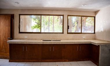 En Venta, Casa en la Col. México Nte, Esquina, 6 Rec. 6 baños Terreno 1,160 m2