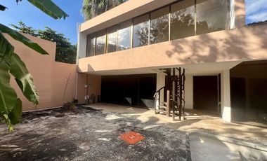 En Venta, Casa en la Col. México Nte, Esquina, 6 Rec. 6 baños Terreno 1,160 m2