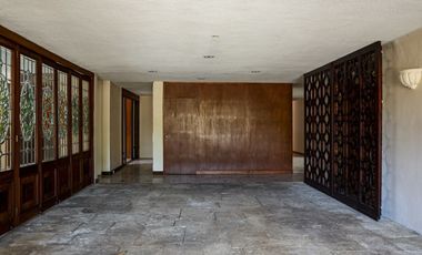 En Venta, Casa en la Col. México Nte, Esquina, 6 Rec. 6 baños Terreno 1,160 m2