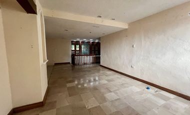 En Venta, Casa en la Col. México Nte, Esquina, 6 Rec. 6 baños Terreno 1,160 m2