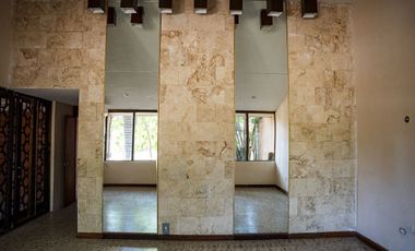 En Venta, Casa en la Col. México Nte, Esquina, 6 Rec. 6 baños Terreno 1,160 m2